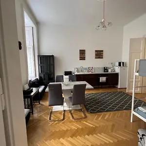 Apartamento Love, Peace & Easy Living, Budapest