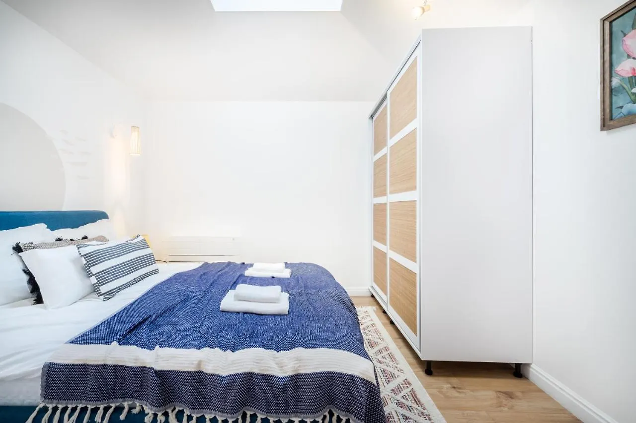 Roomli Boho Chic Apartments Budapest