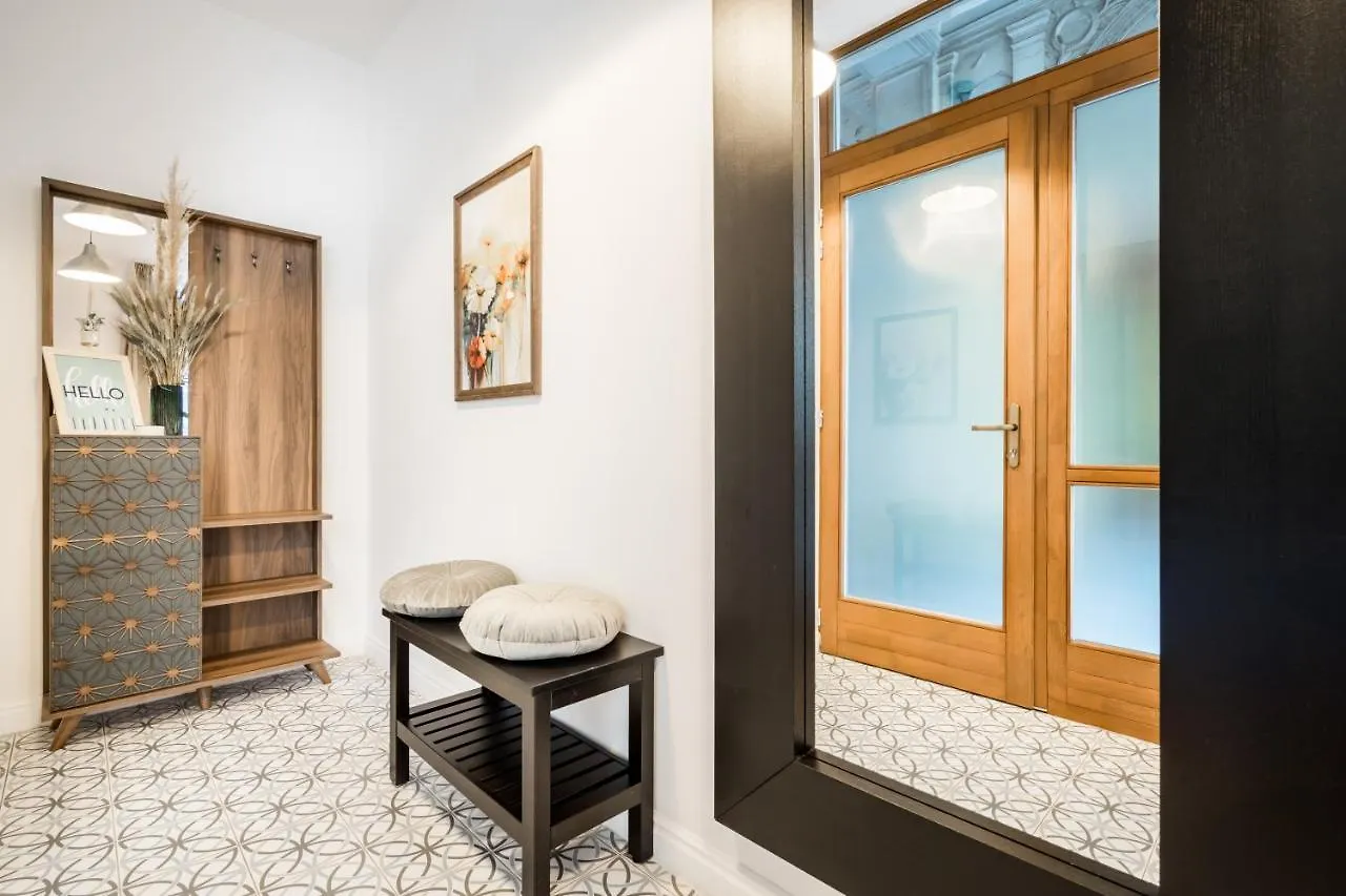 Roomli Boho Chic Apartments Budapest