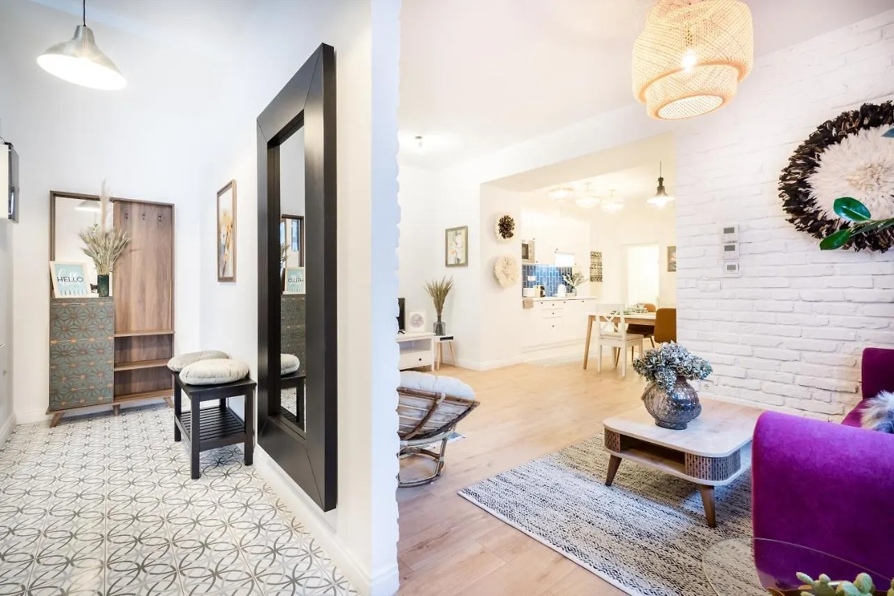 Roomli Boho Chic Apartments Budapest